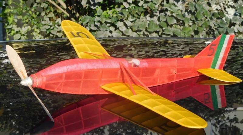 Nový P.5 z boku.JPG