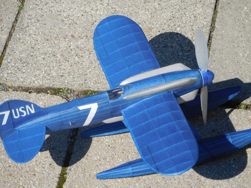 2. Mercury na chodníku.JPG