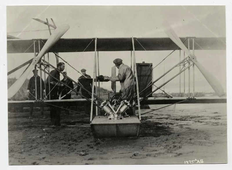 experimental-curtiss-float.jpg