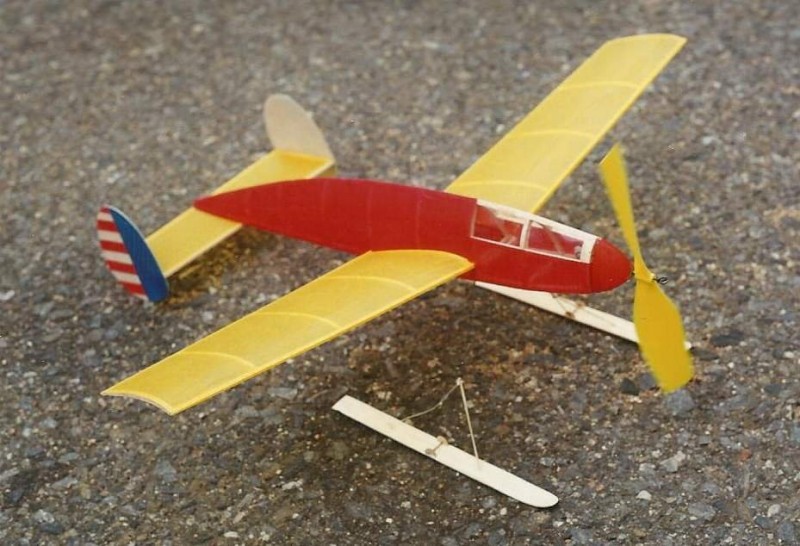 BV-3 Airskier na lyžích.jpg