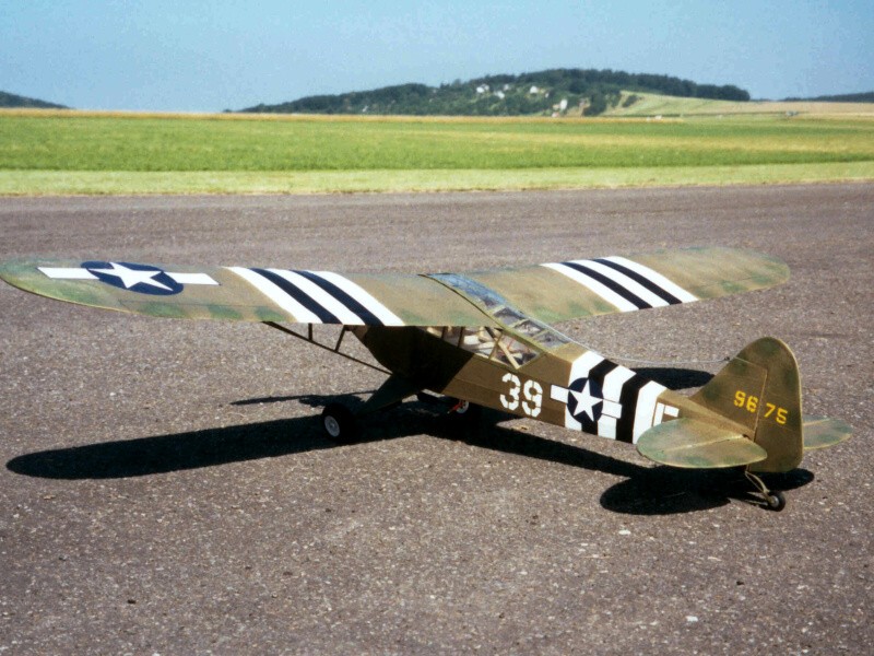  Piper L-4H (stavba: Petr Mikulášek, foto: Felda)
